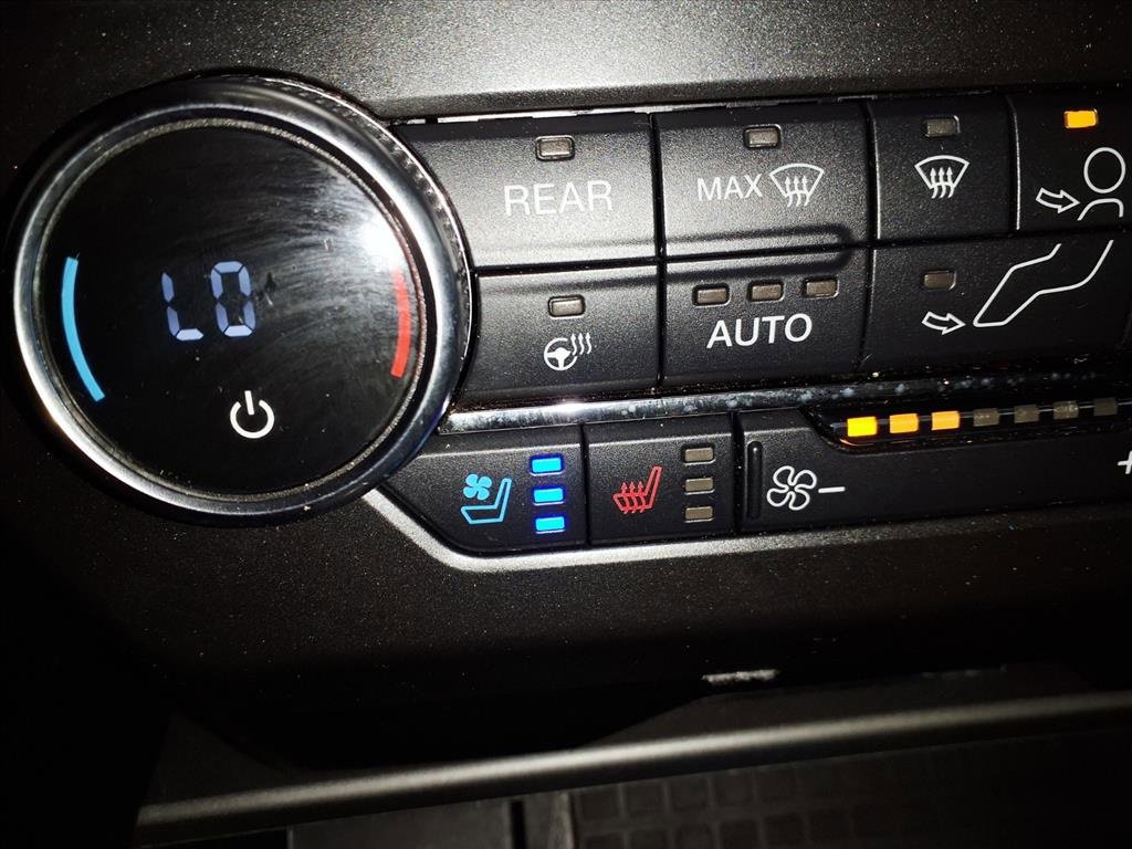 Used 2021 Ford Expedition XLT image 15