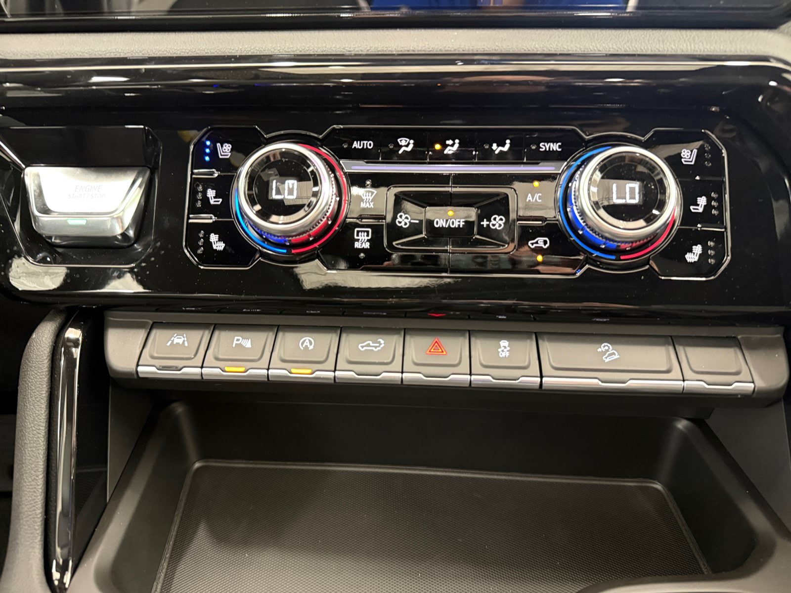New 2026 GMC Sierra 1500 AT4 w/ AT4 Premium Package AWD/4WD image 22