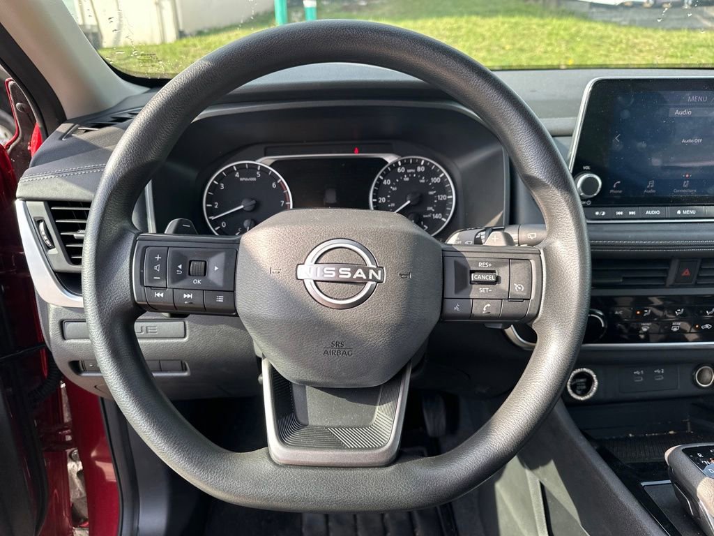 Used 2025 Nissan Rogue S FWD image 43