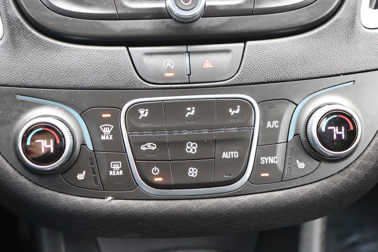 Used 2024 Chevrolet Malibu LT image 32