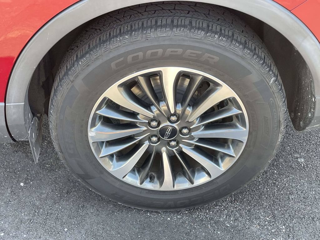 Used 2019 Lincoln Nautilus Select FWD image 9