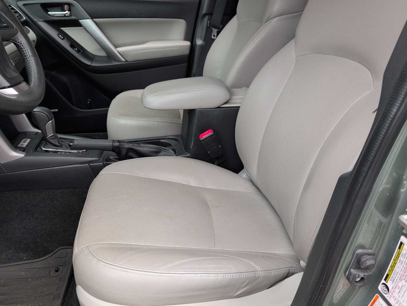 Used 2016 Subaru Forester 2.5i Touring w/ Eyesight & Navigation System AWD/4WD image 16