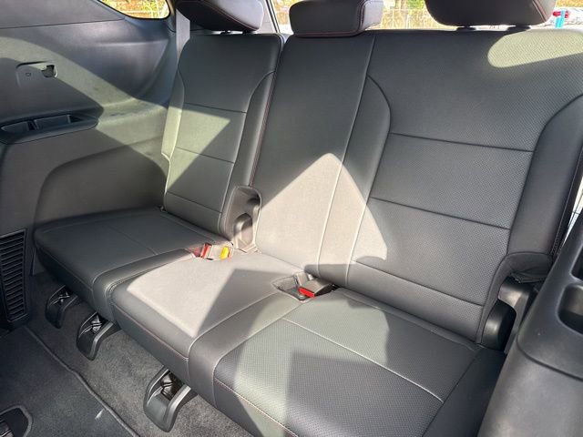 Used 2024 Chevrolet Traverse RS image 27