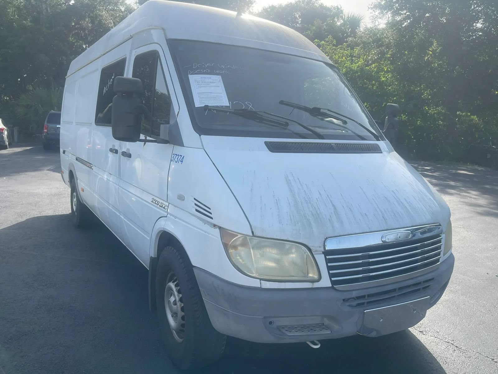 Used 2005 Freightliner Sprinter 2500 RWD image 3