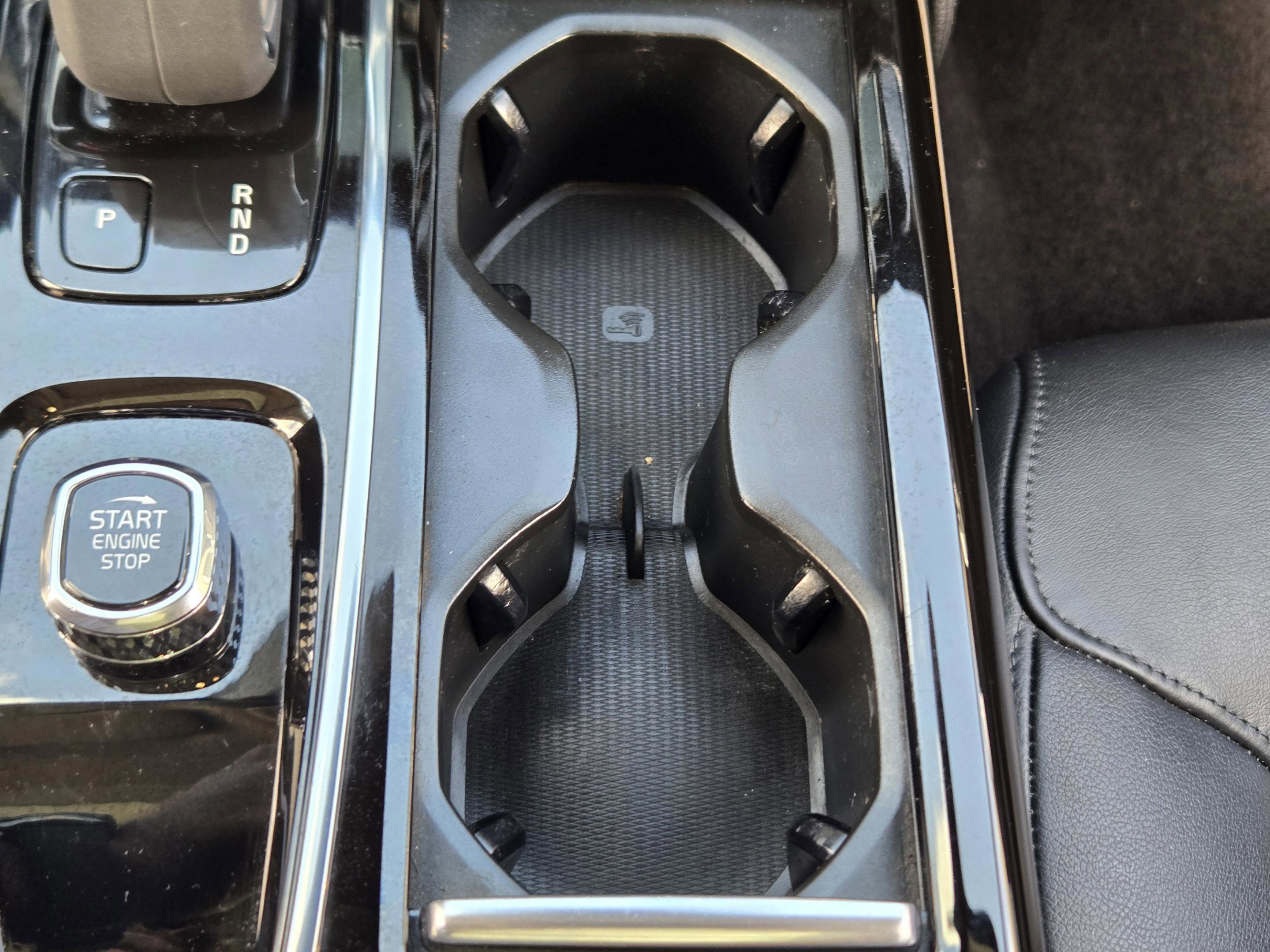 Used 2022 Volvo S60 T8 R-Design Expression w/ Premium Package image 19