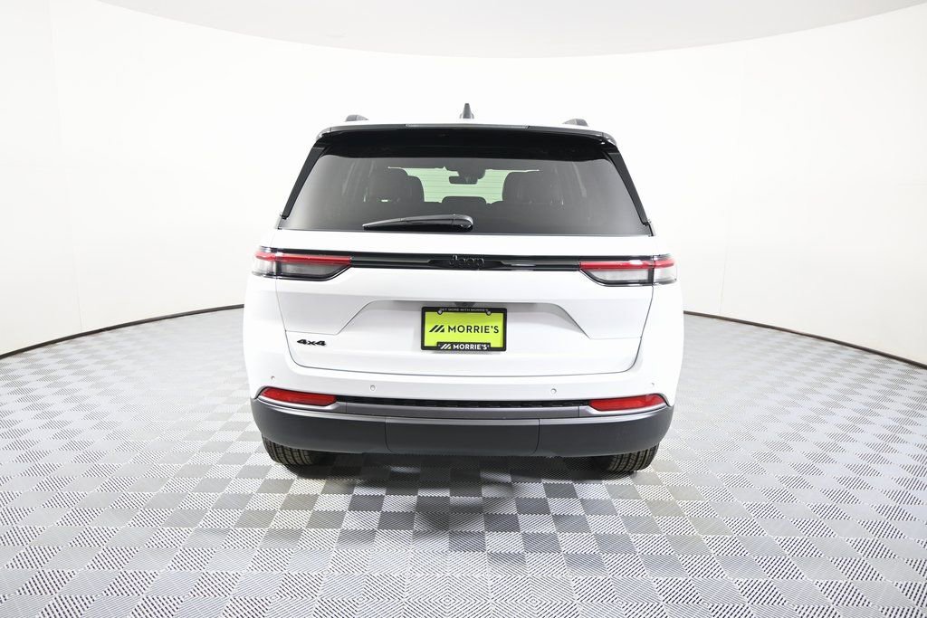 New 2026 Jeep Grand Cherokee Laredo image 5