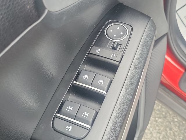 Used 2025 Kia Soul LX w/ LX Technology Package FWD image 18