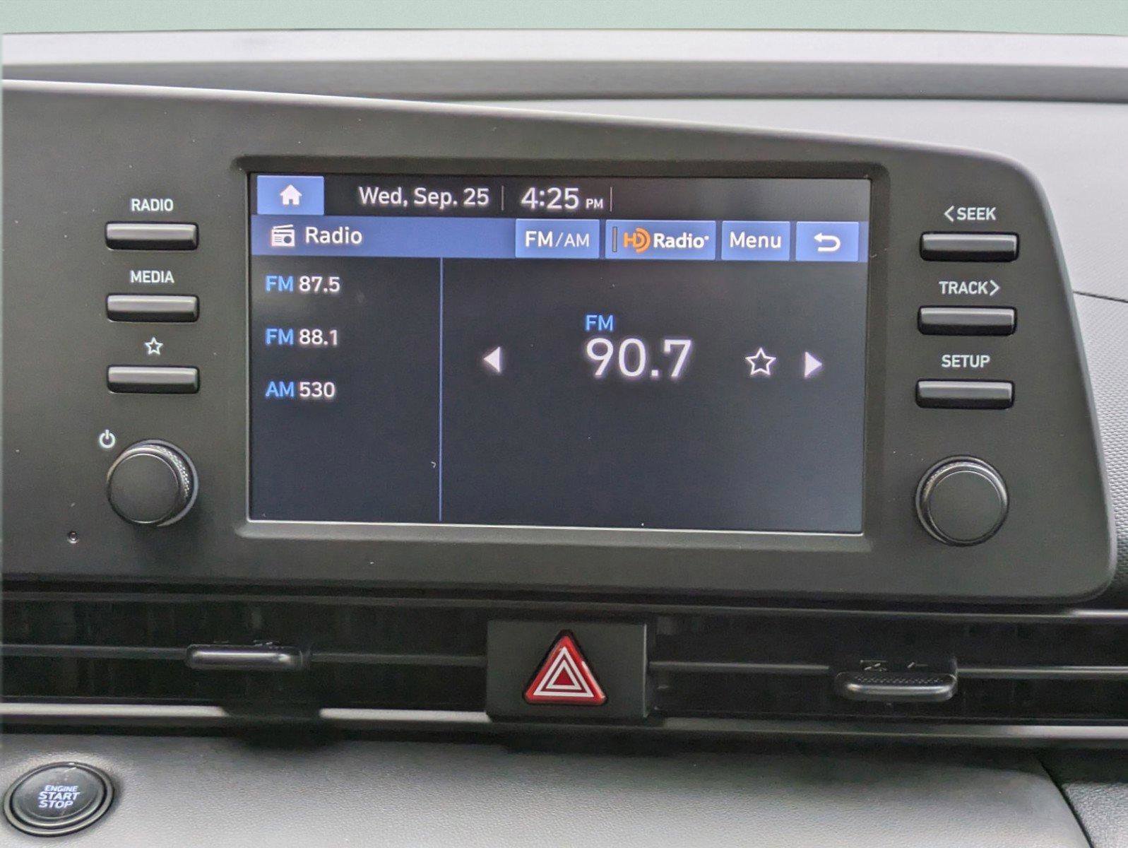 Certified 2025 Hyundai Elantra SEL FWD image 15