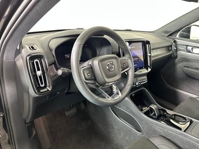Used 2023 Volvo XC40 Recharge Ultimate image 13