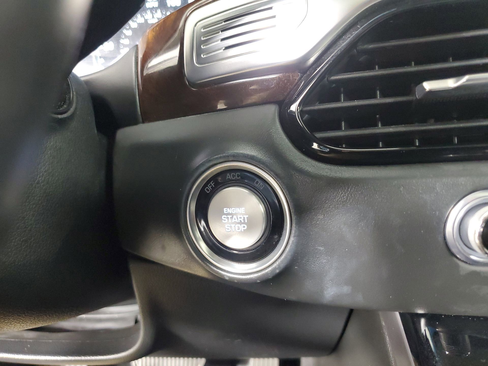 Used 2017 Genesis G90 3.3T Premium image 46