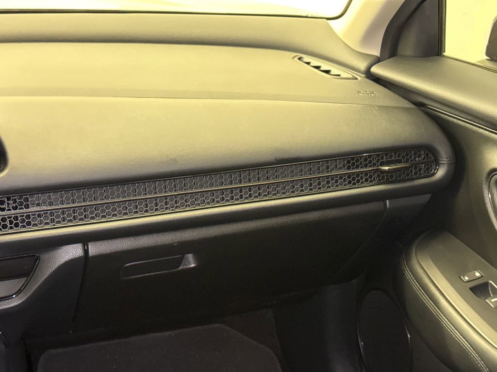 Certified 2025 Honda HR-V LX image 15