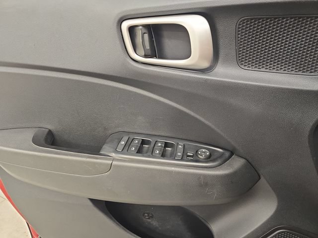 Used 2021 Hyundai Venue SE FWD image 31