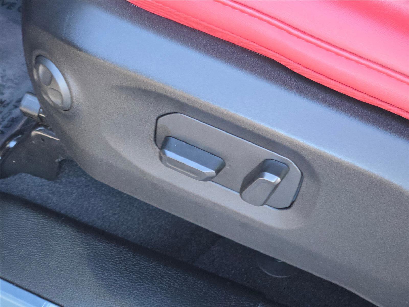 Used 2024 Jeep Wrangler Unlimited Rubicon 392 image 27