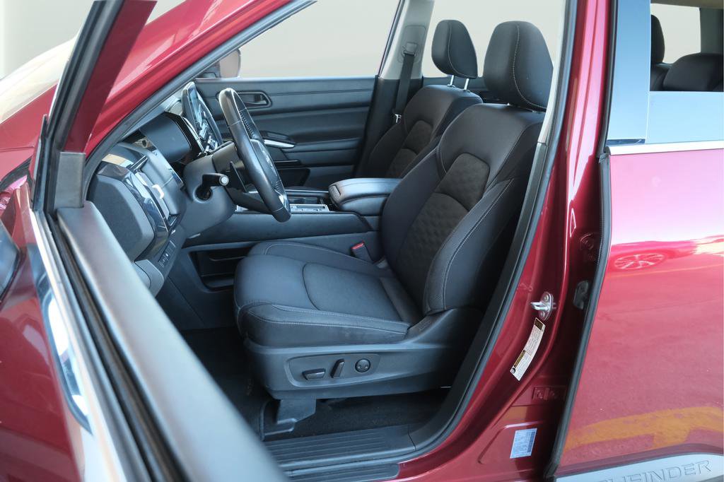 Used 2023 Nissan Pathfinder SV image 20