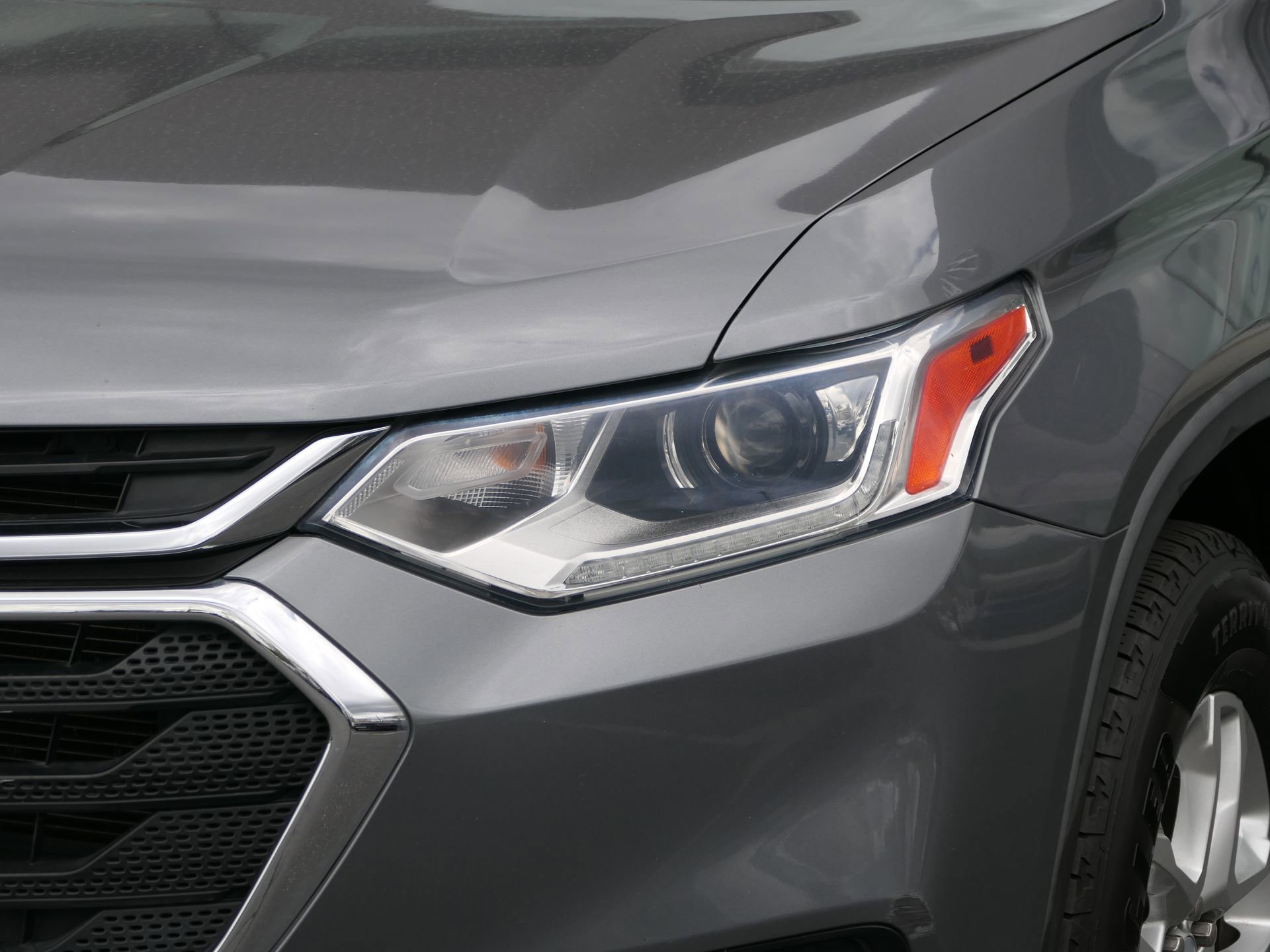 Used 2021 Chevrolet Traverse LS FWD image 9