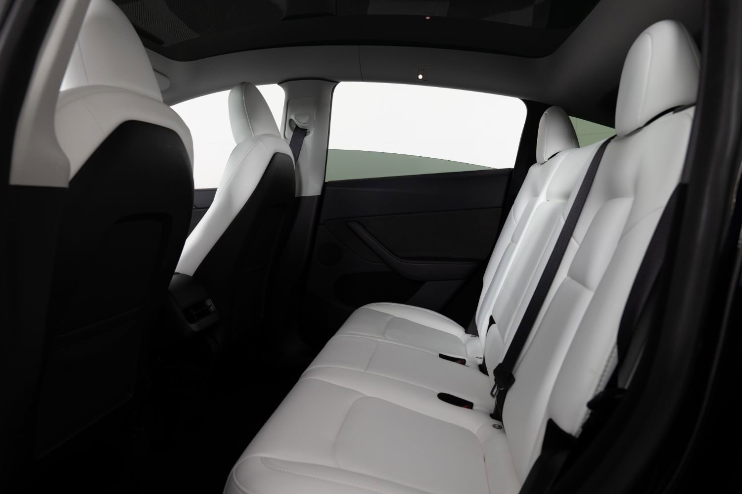 Used 2024 Tesla Model Y Performance AWD/4WD image 17