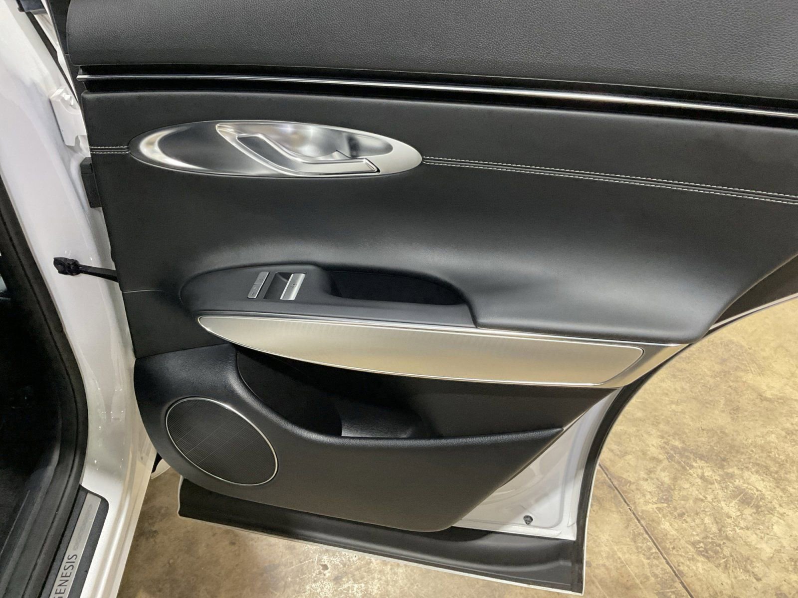 Used 2023 Genesis GV70 2.5T Select w/ Select Package image 13