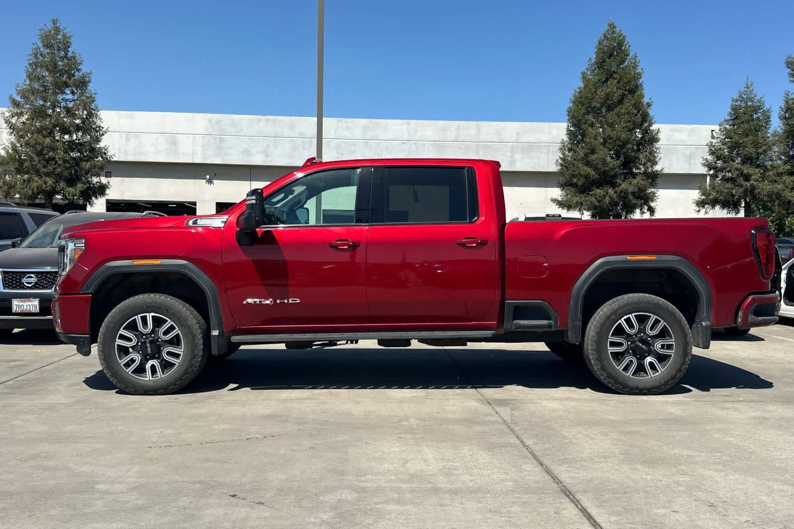 Used 2022 GMC Sierra 2500 AT4 w/ AT4 Premium Plus Package AWD/4WD image 6