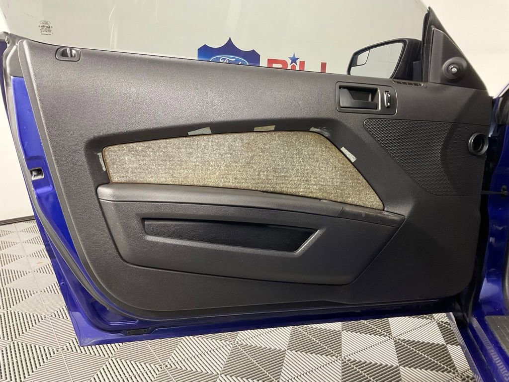 Used 2013 Ford Mustang Coupe image 12