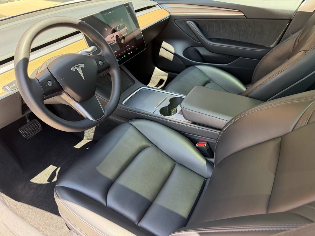 Used 2023 Tesla Model 3 Standard Range RWD image 2