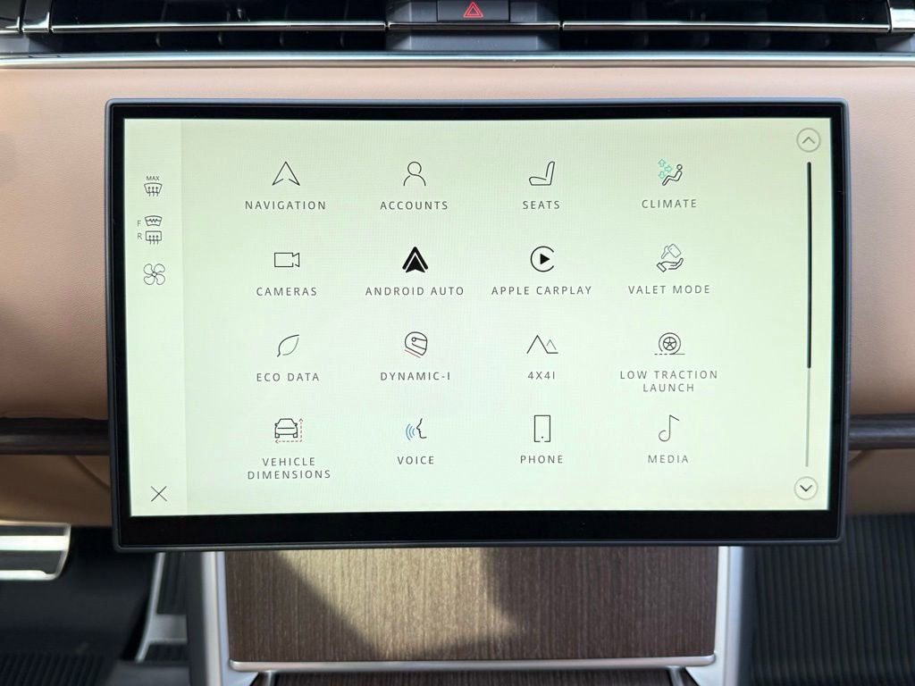 New 2026 Land Rover Range Rover SE image 24