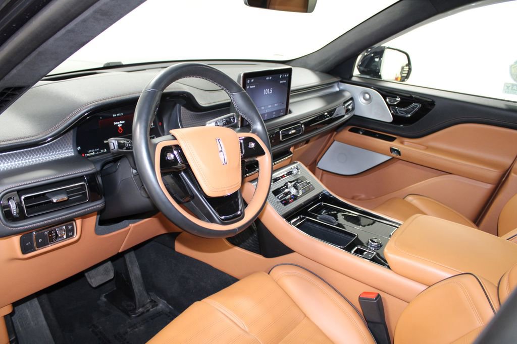 Used 2023 Lincoln Aviator Black Label w/ Dynamic Handling Package image 24