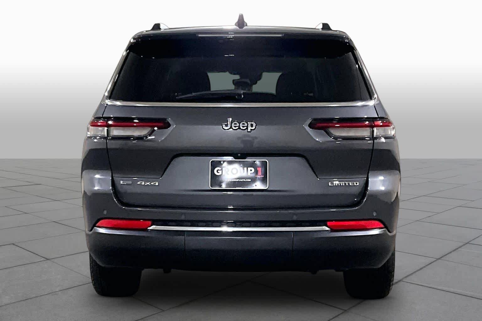 Used 2022 Jeep Grand Cherokee L Limited AWD/4WD image 4