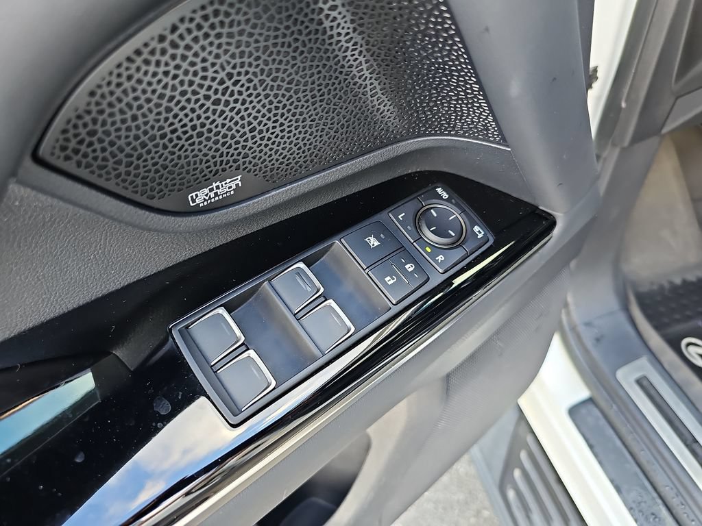 Used 2023 Lexus LX 600 4WD w/ Appearance Package image 19