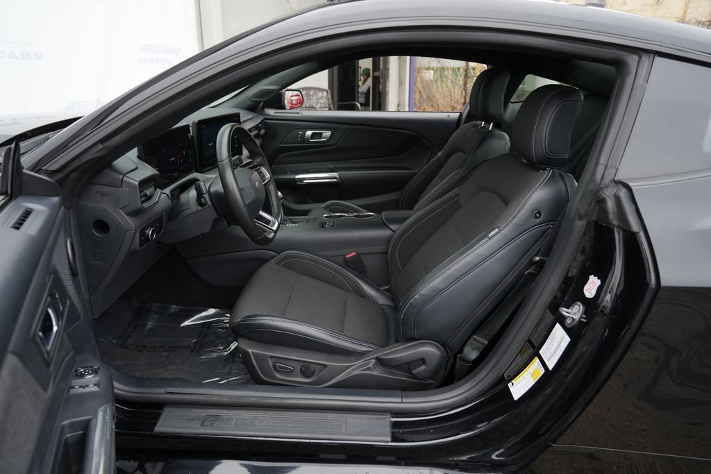 Used 2024 Ford Mustang Coupe image 19