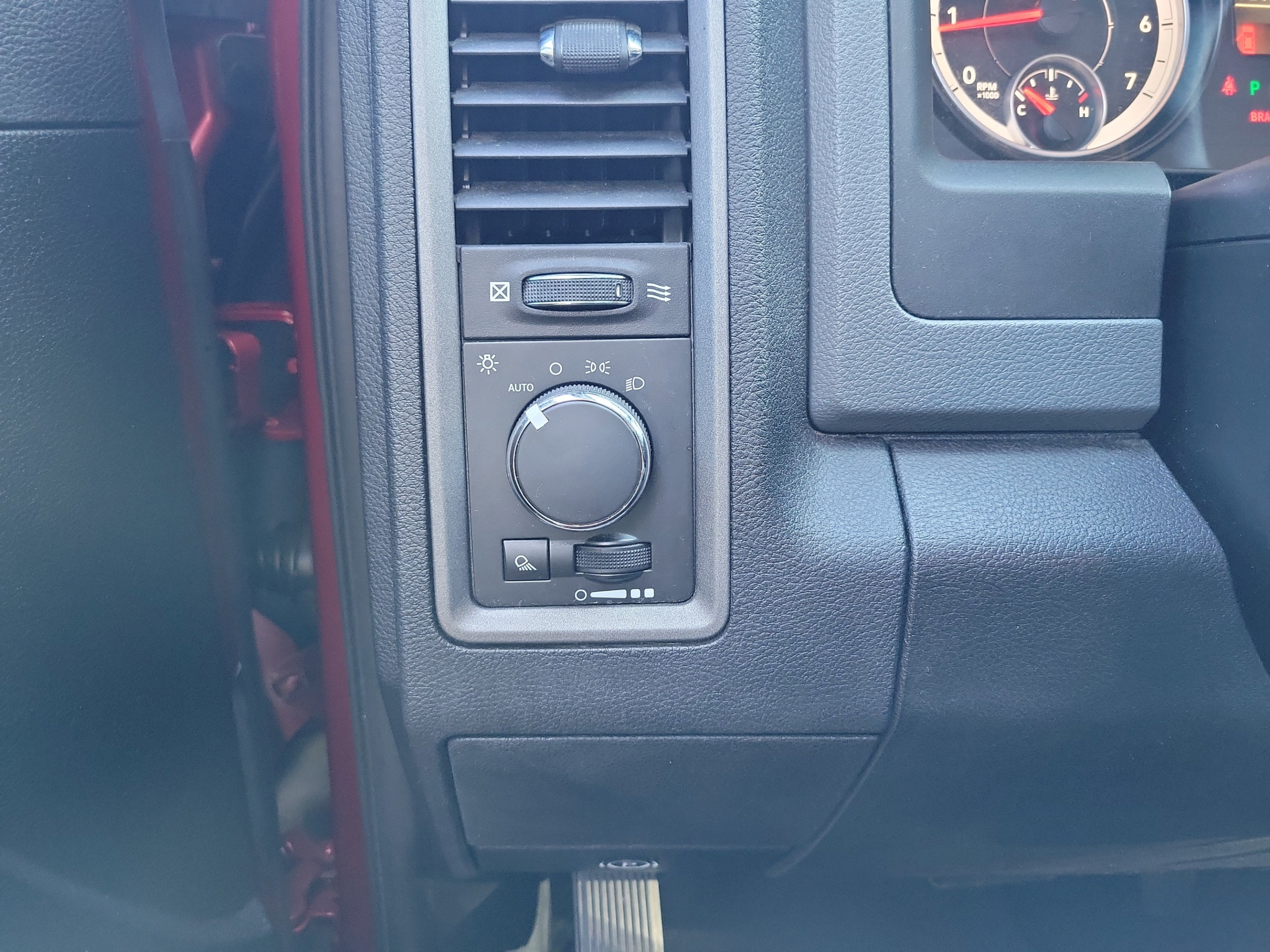 Used 2014 RAM 1500 Tradesman w/ Popular Equipment Group RWD image 27