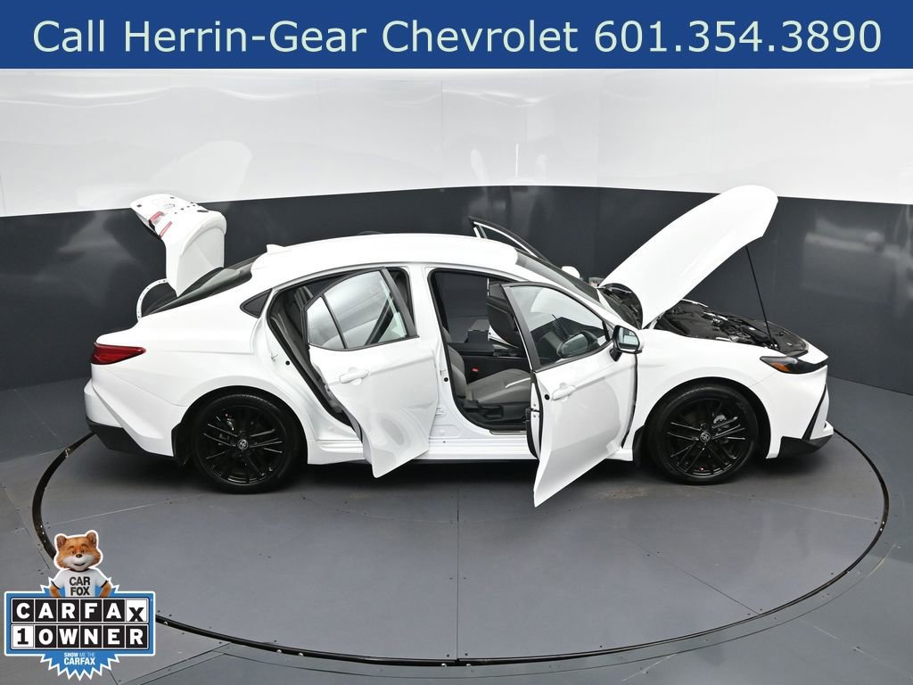 Used 2025 Toyota Camry SE w/ Convenience Package image 51