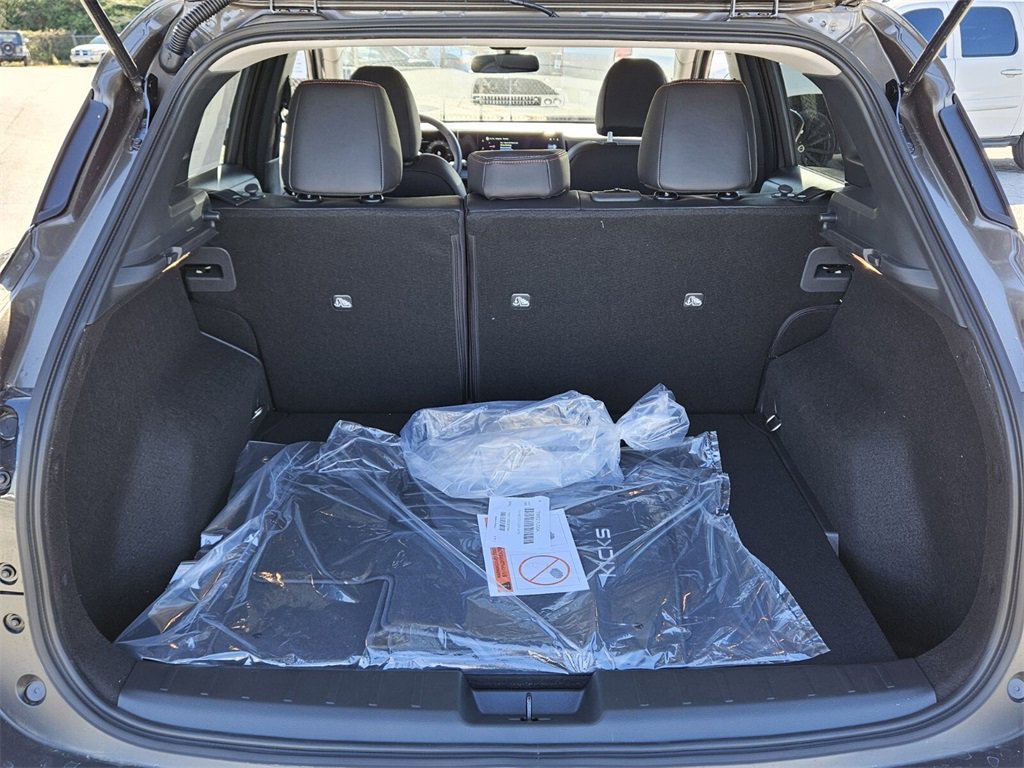 New 2026 Nissan Kicks SR image 11