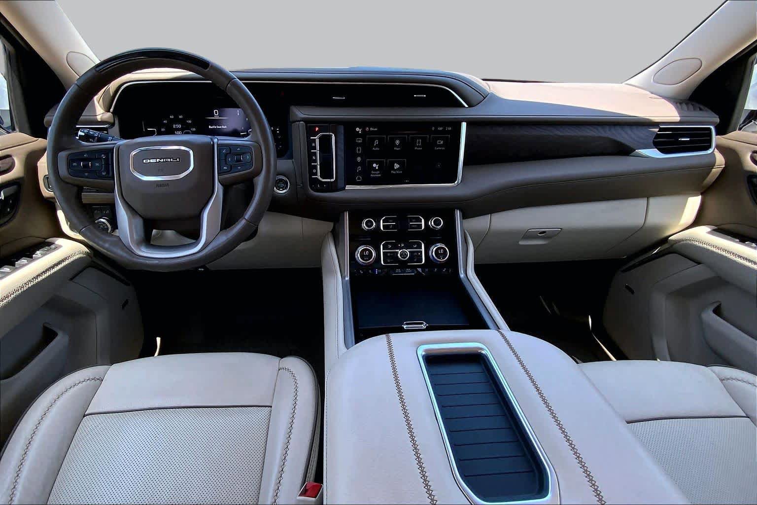 Used 2023 GMC Yukon Denali w/ Advanced Technology Package AWD/4WD image 15