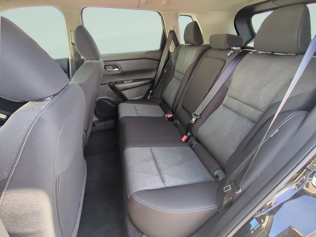 Certified 2025 Nissan Rogue SV FWD image 10