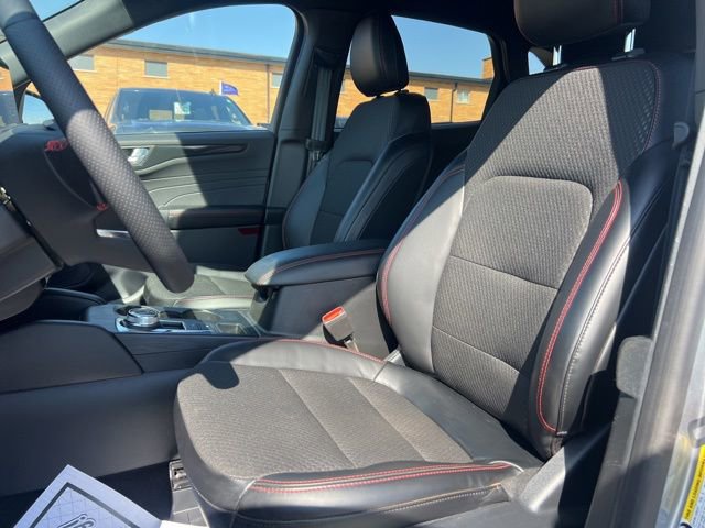 Certified 2024 Ford Escape ST-Line w/ Tech Pack #1 image 18