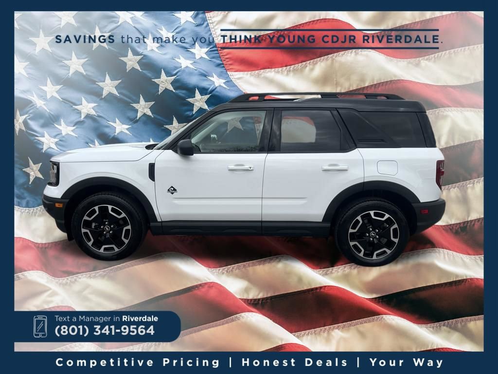 Used 2022 Ford Bronco Sport Outer Banks w/ Tech Package image 2