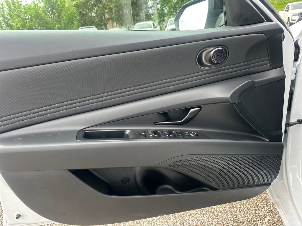 Used 2026 Hyundai Elantra Sport FWD image 11