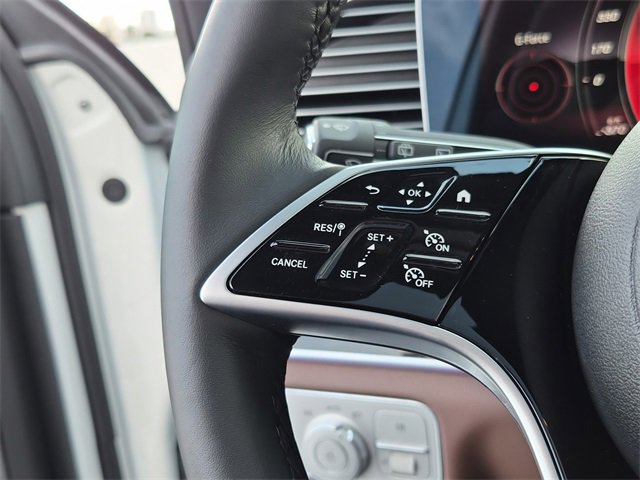 Used 2025 Mercedes-Benz GLE 450e 4MATIC image 29