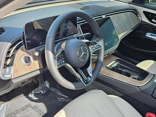 New 2025 Mercedes-Benz E 350 Sedan video 3