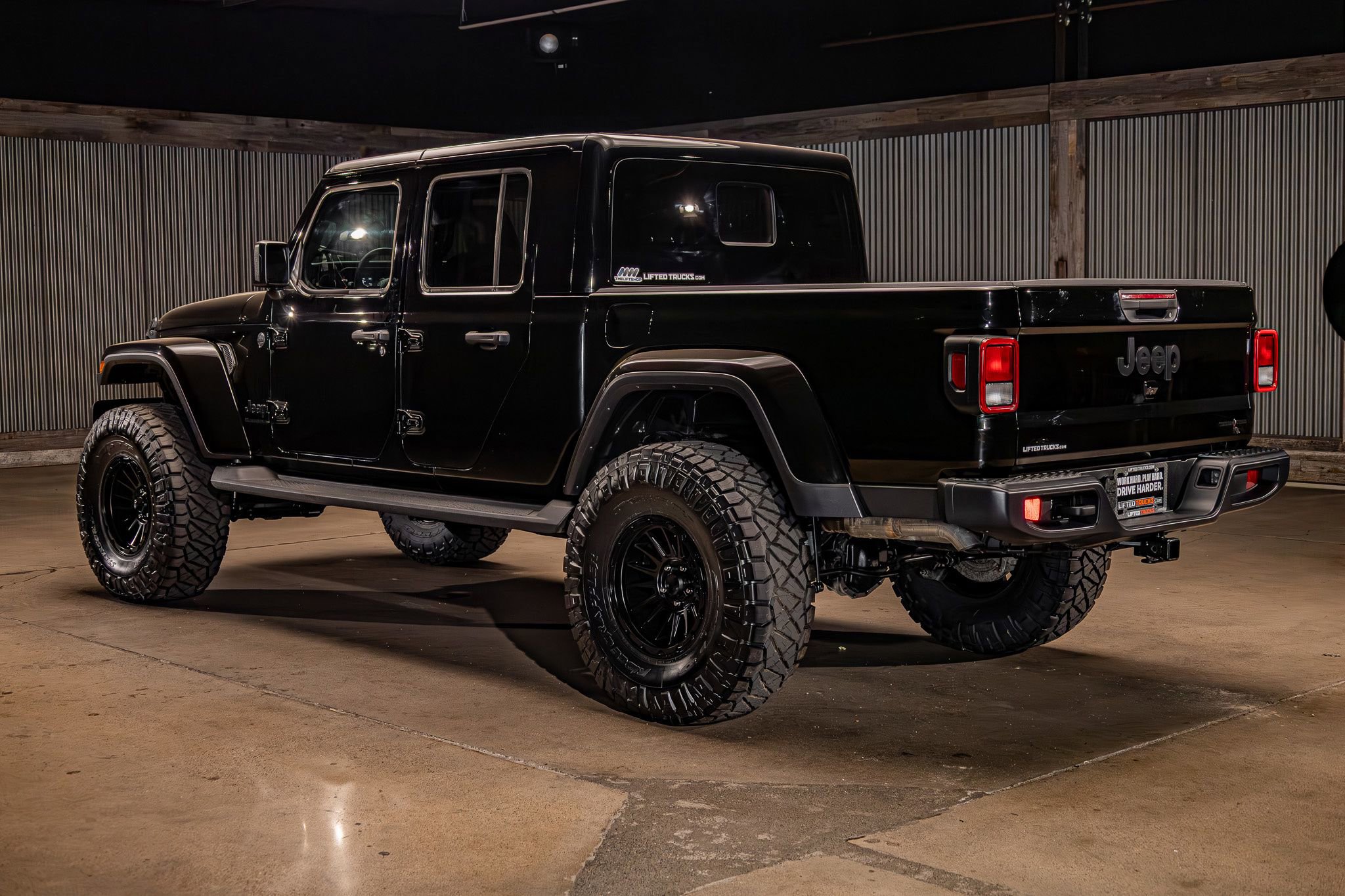 Used 2025 Jeep Gladiator Sport AWD/4WD image 7