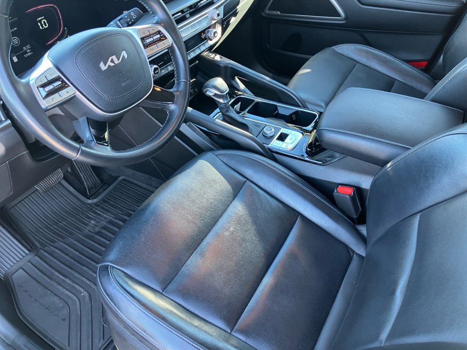 Used 2023 Kia Telluride S image 33