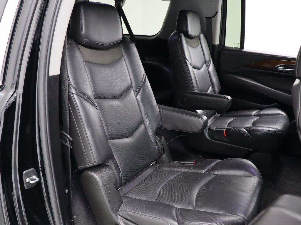Used 2020 Cadillac Escalade ESV Premium Luxury image 33
