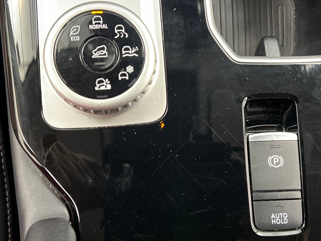 Used 2025 Mitsubishi Outlander SE image 48