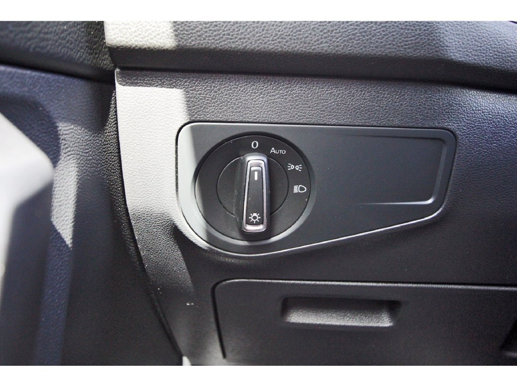 Used 2023 Volkswagen Tiguan SE R-Line FWD image 22