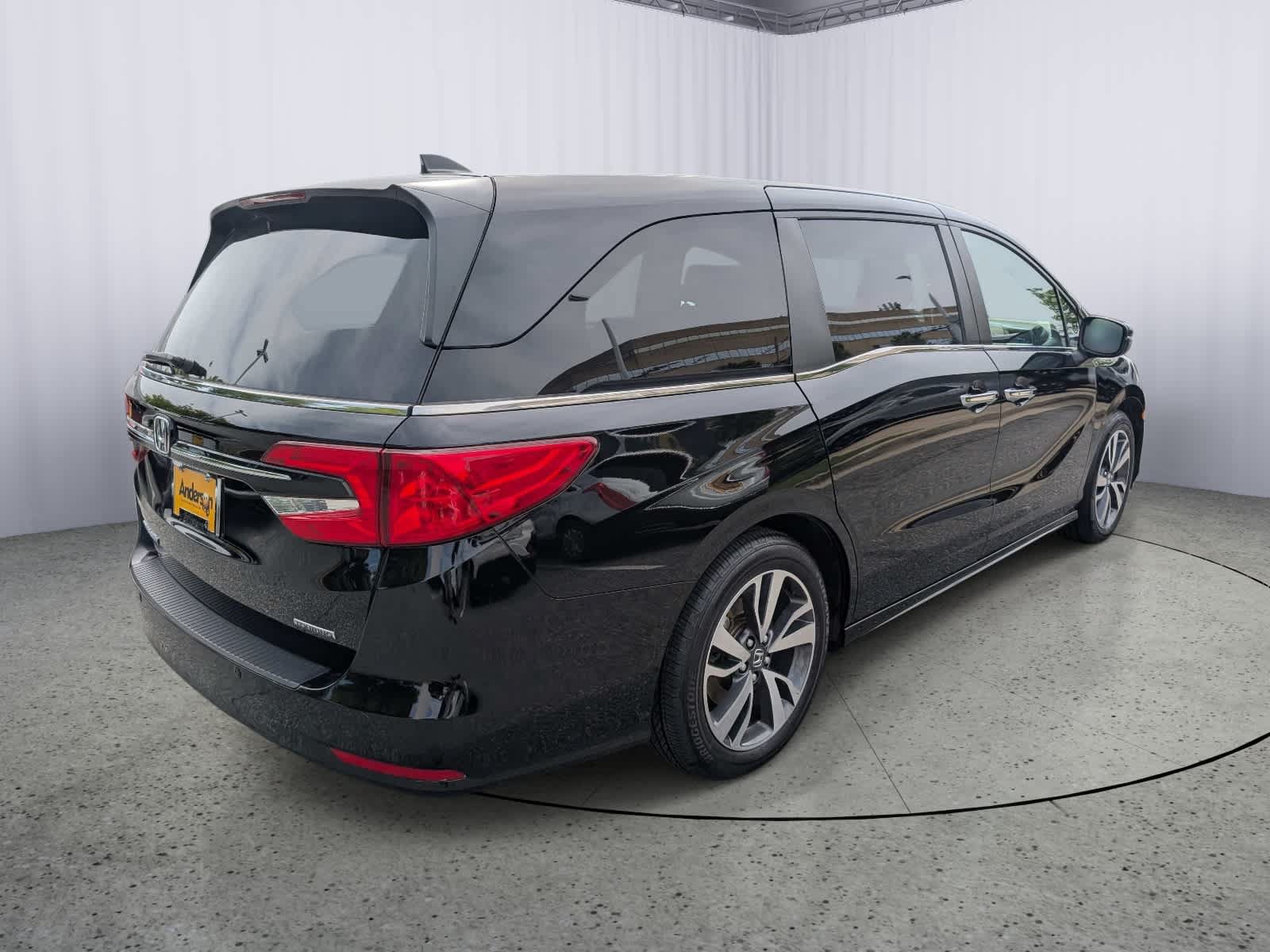 Used 2023 Honda Odyssey Touring image 3