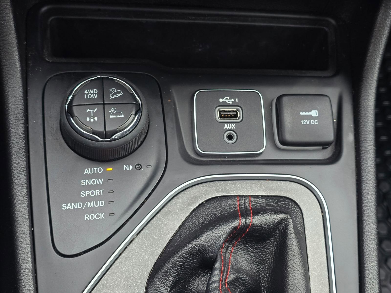 Used 2021 Jeep Cherokee Trailhawk w/ Sun, Sound & Nav Group AWD/4WD image 29