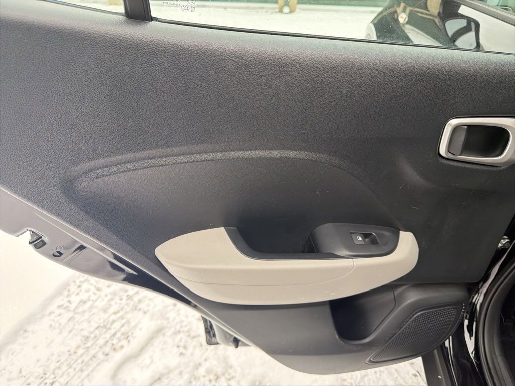 Used 2021 Hyundai Venue SEL image 14