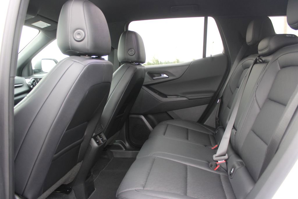 New 2026 Chevrolet Equinox LT w/ Convenience Package II FWD image 24