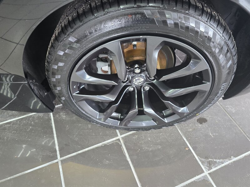 Used 2019 Nissan 370Z Roadster RWD image 32