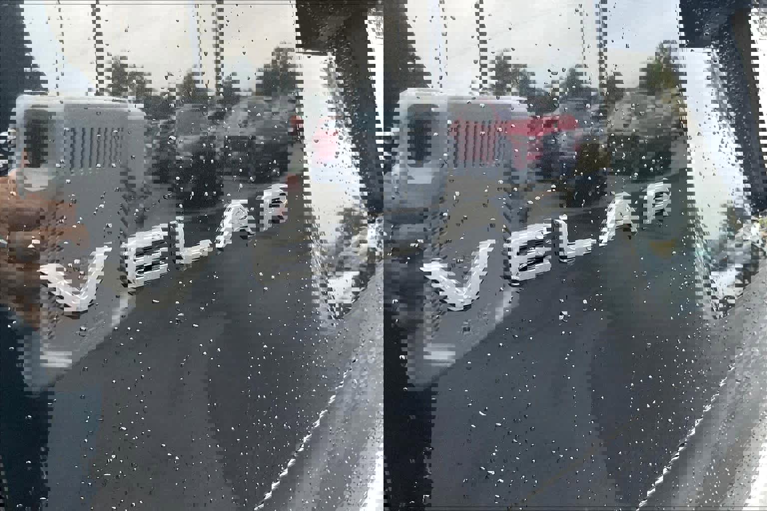 Used 2023 Land Rover Range Rover Velar R-Dynamic S image 12